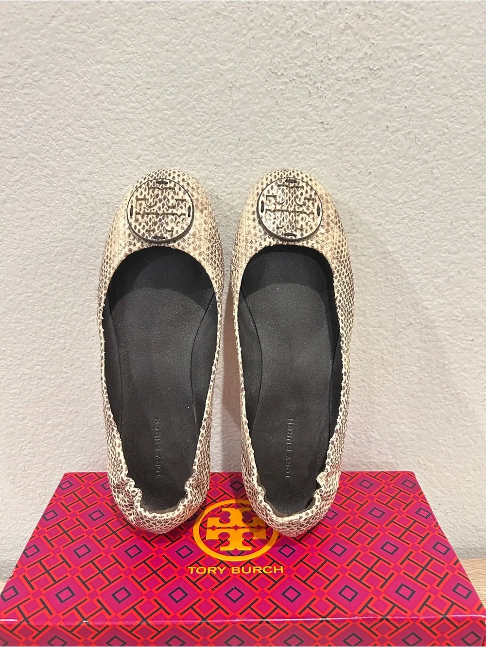 Tory Burch Minnie Travel Ballet Flats Cream Roccia Stamped Snake leather, Size 7